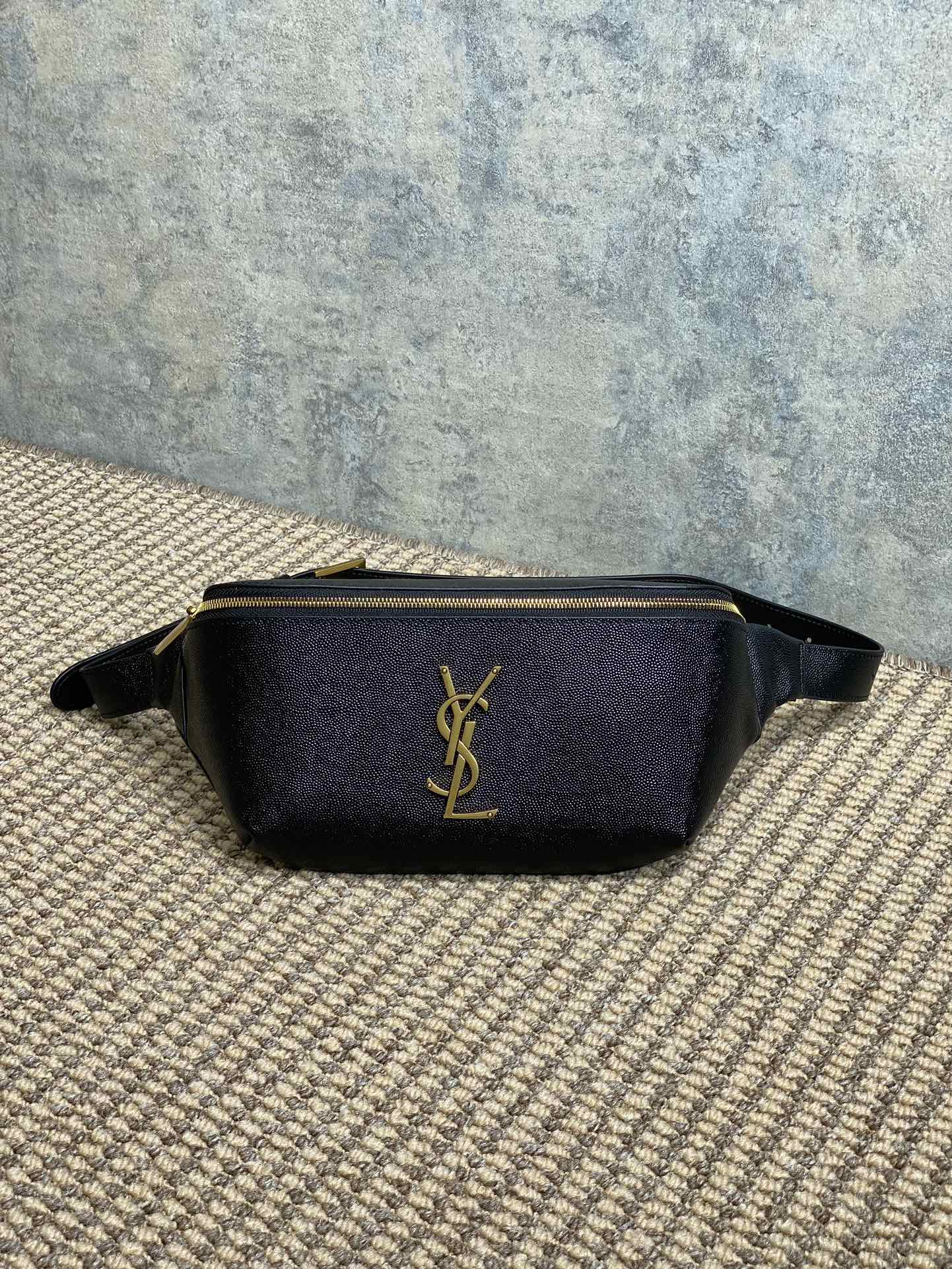 YSL 모노그램 클래식 힙색