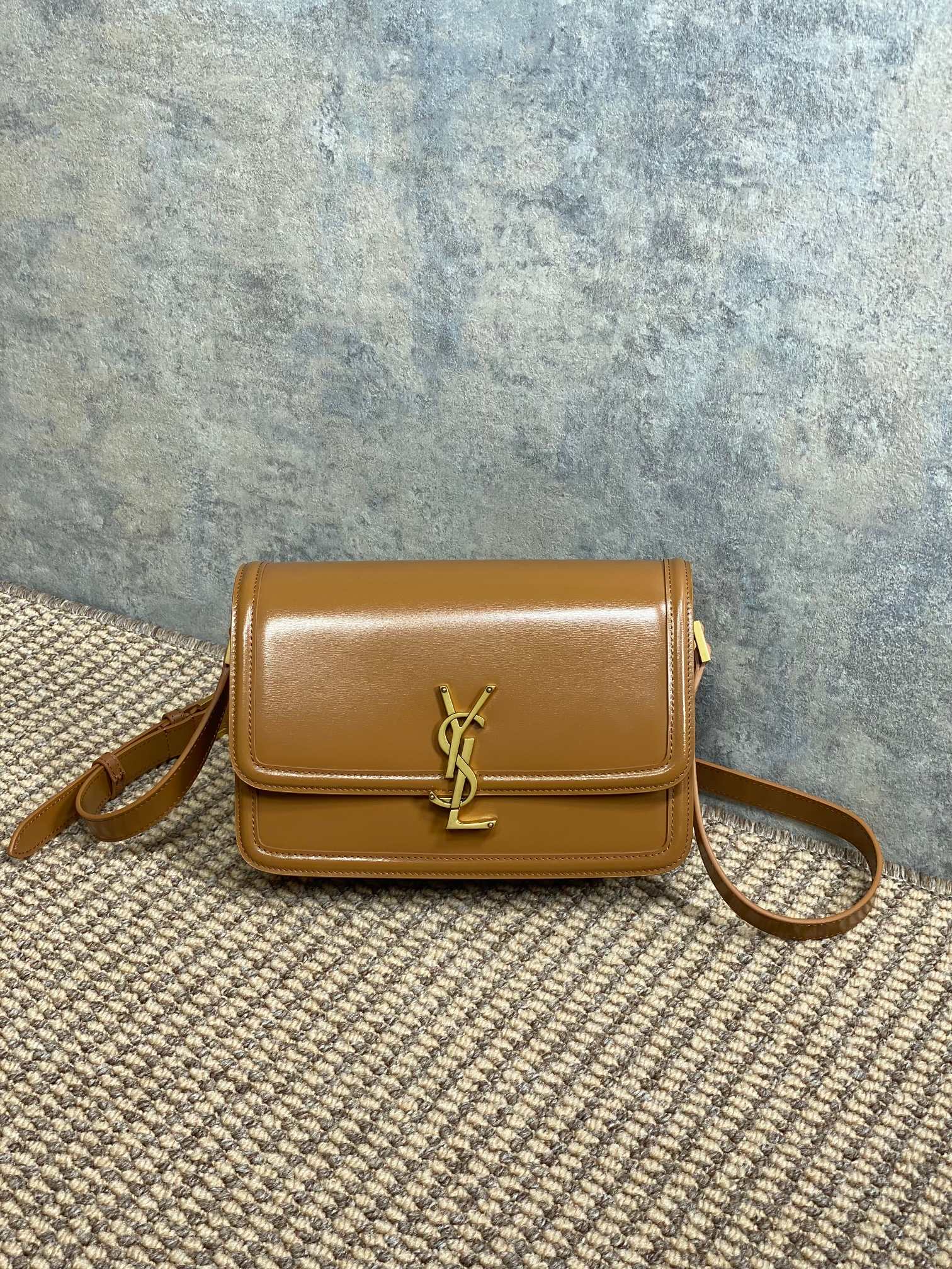 YSL 솔페리노 미디엄 사첼백