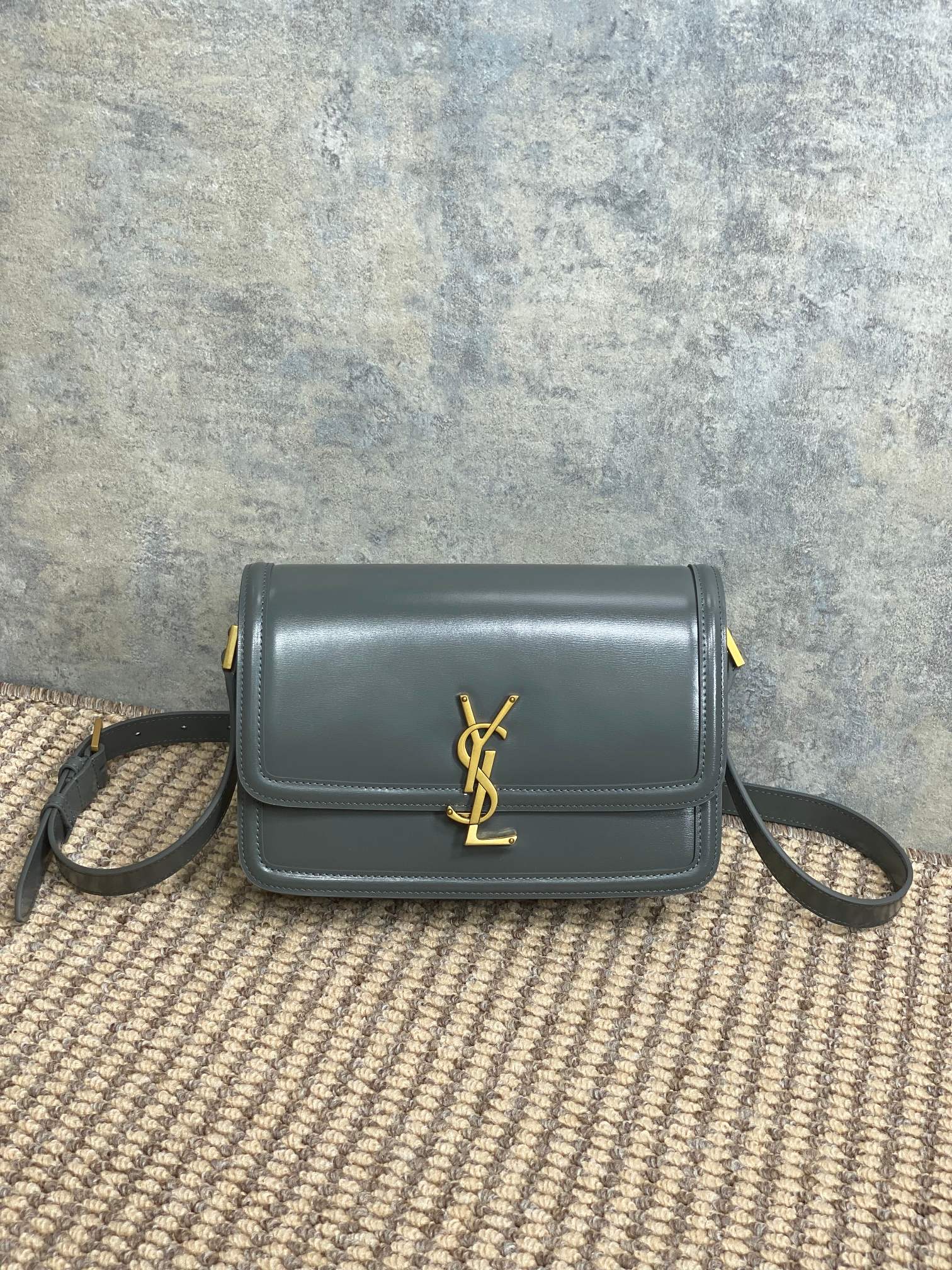 YSL 솔페리노 미디엄 사첼백