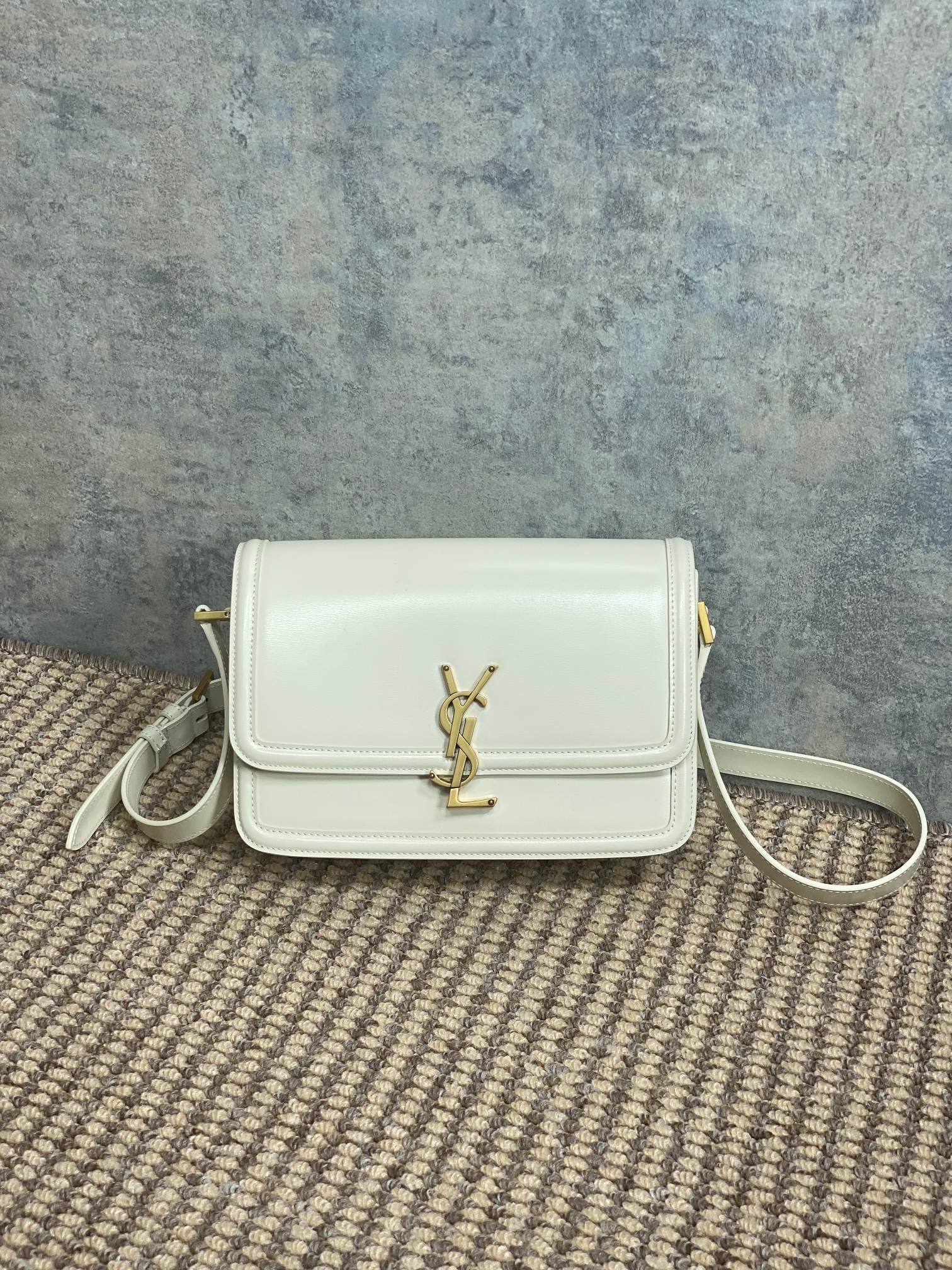 YSL 솔페리노 미디엄 사첼백