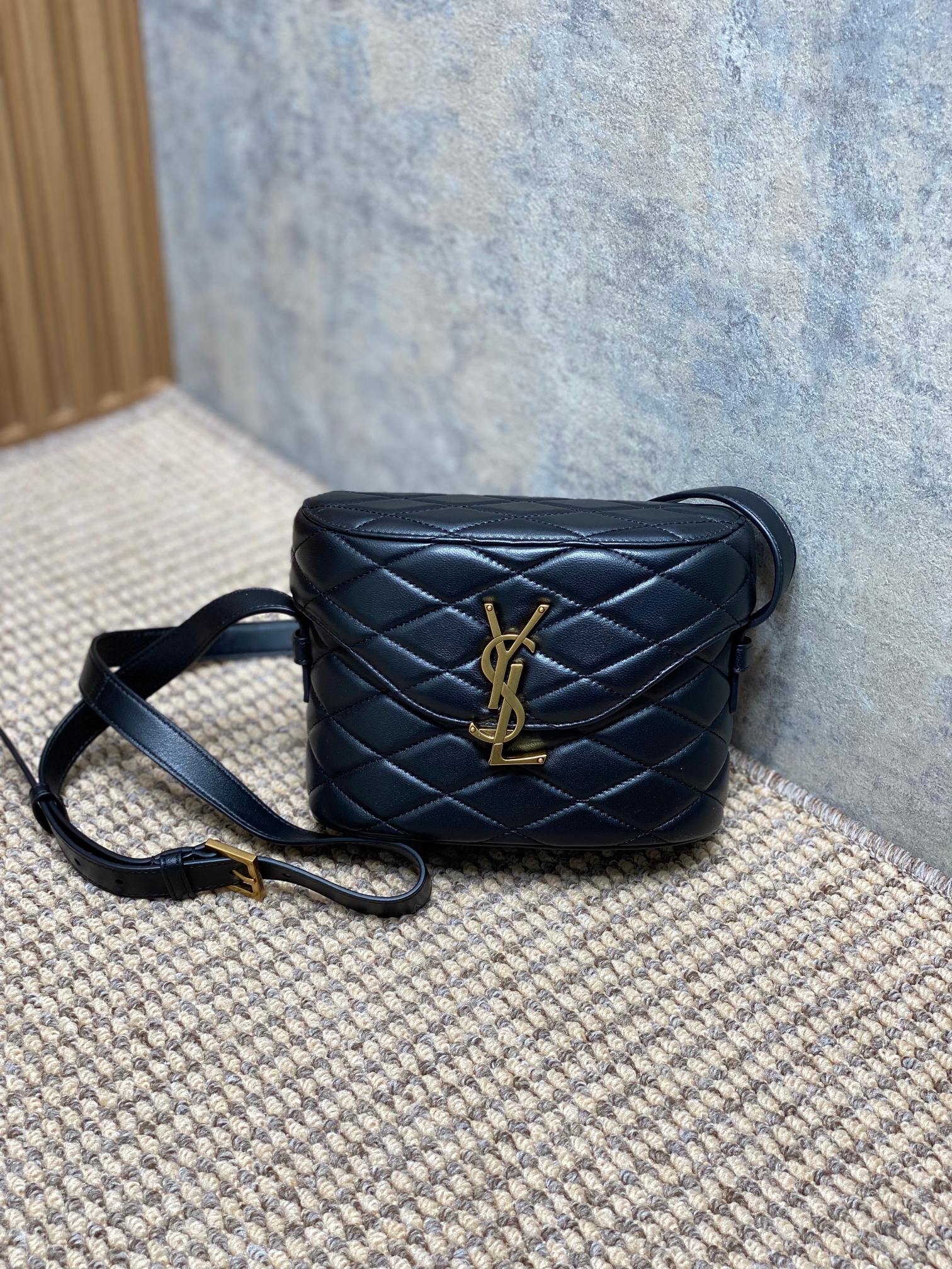 YSL JUNE 마이크로 박스 숄더백